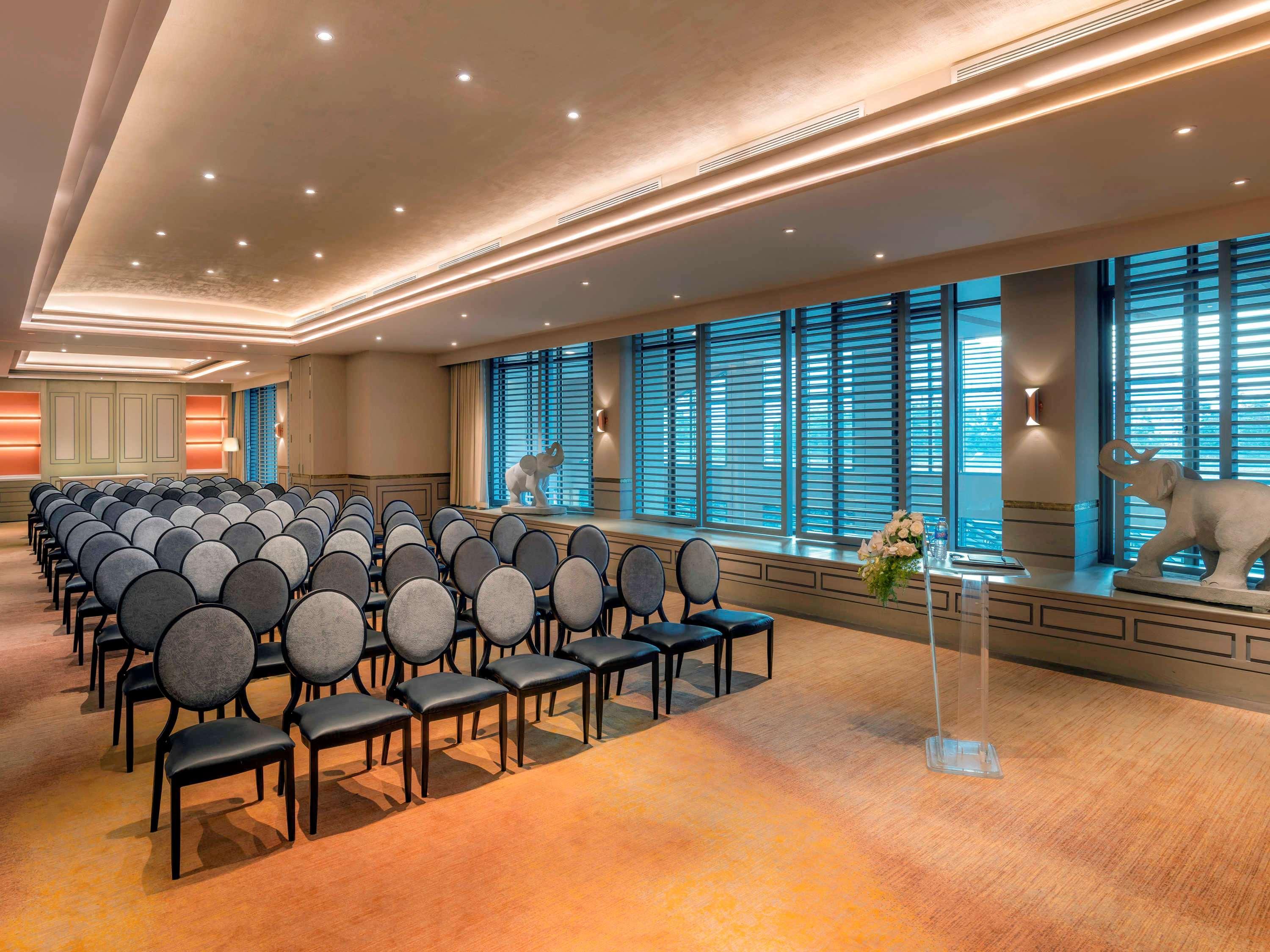 Sofitel Saigon Plaza Hotel Ho Chi Minh City Exterior photo
