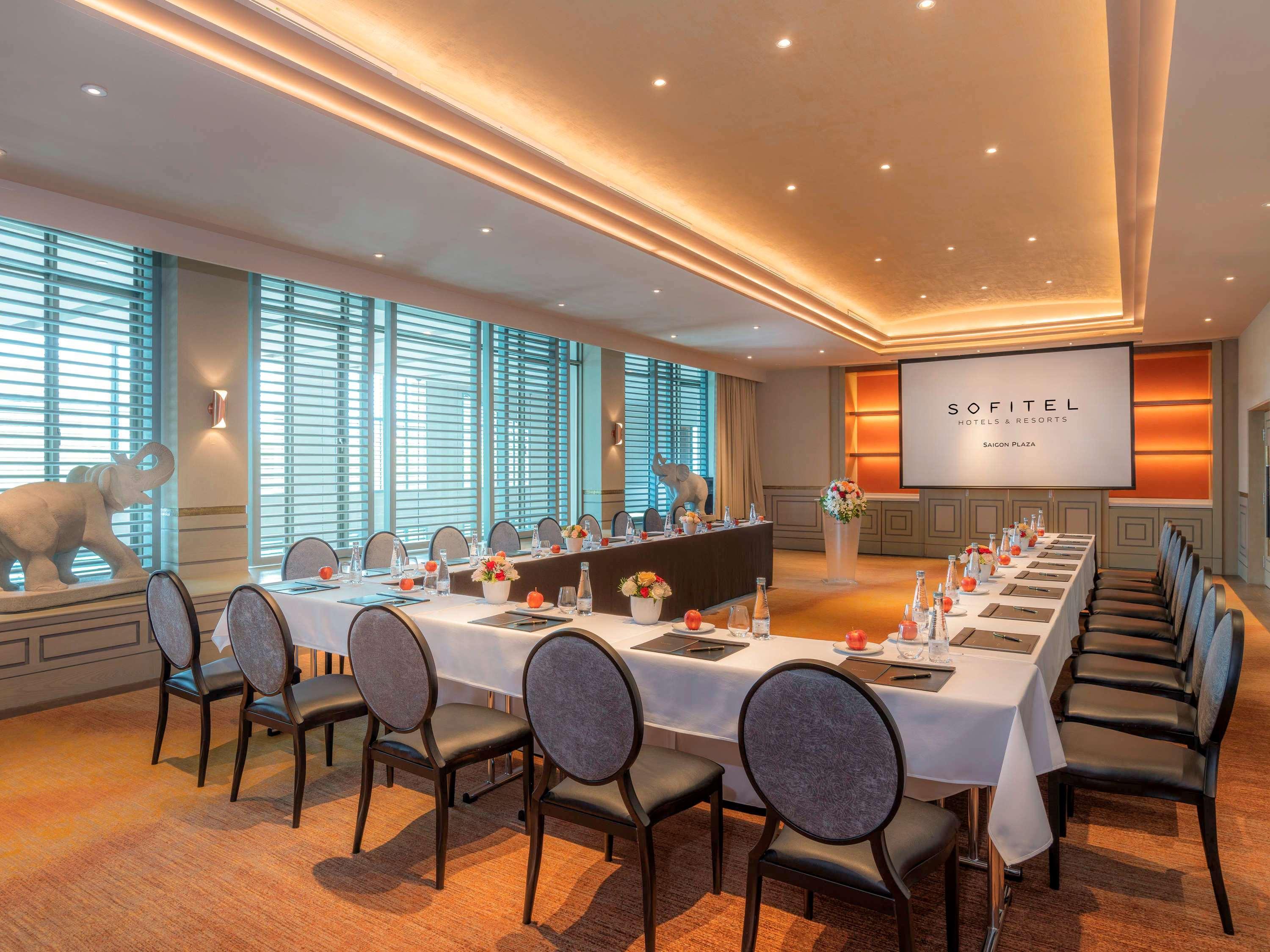 Sofitel Saigon Plaza Hotel Ho Chi Minh City Exterior photo