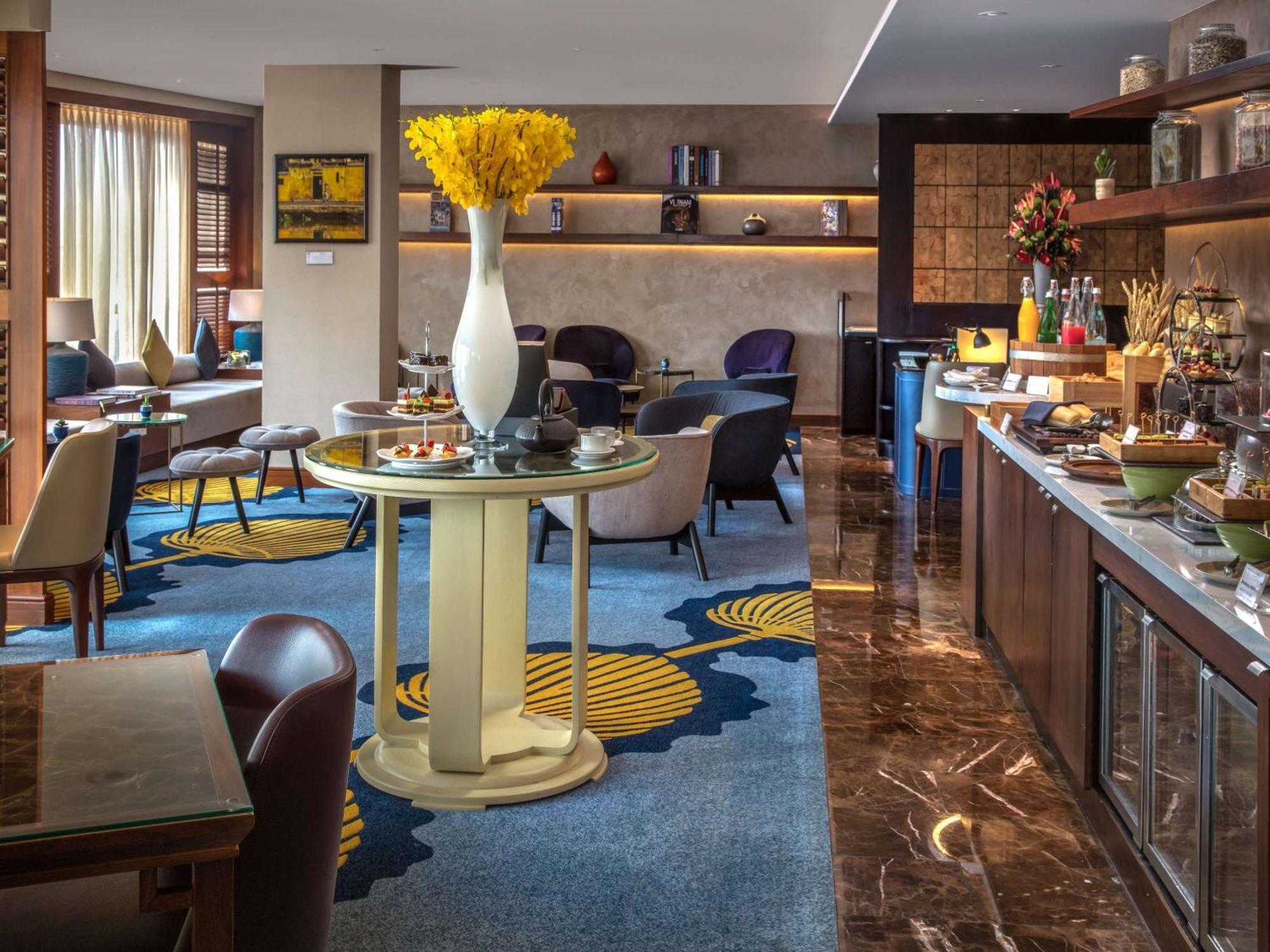 Sofitel Saigon Plaza Hotel Ho Chi Minh City Exterior photo