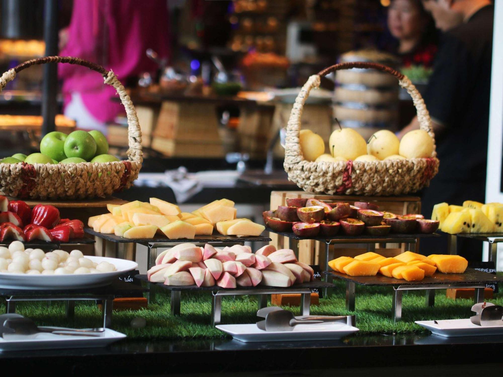 Sofitel Saigon Plaza Hotel Ho Chi Minh City Exterior photo