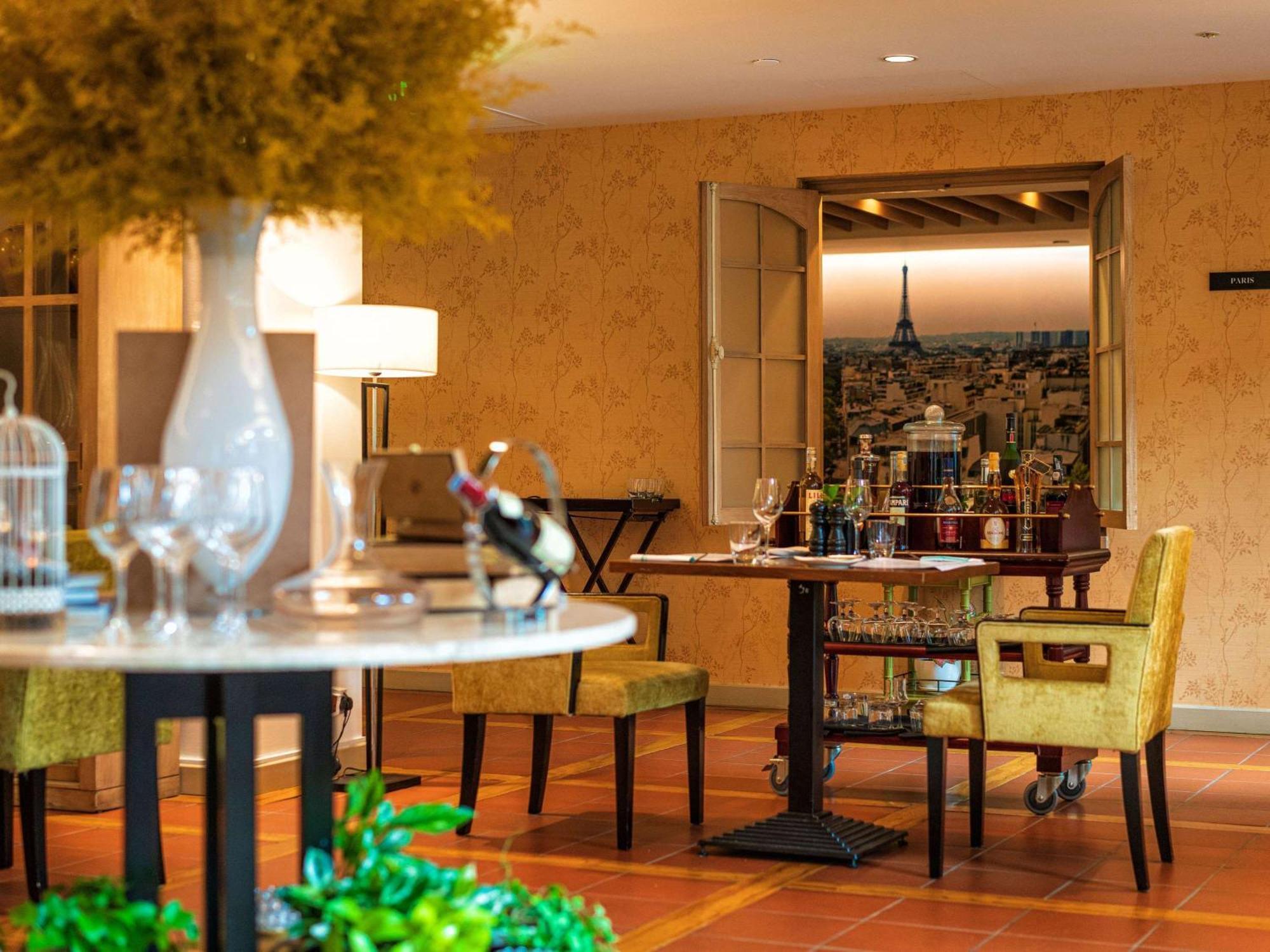Sofitel Saigon Plaza Hotel Ho Chi Minh City Exterior photo